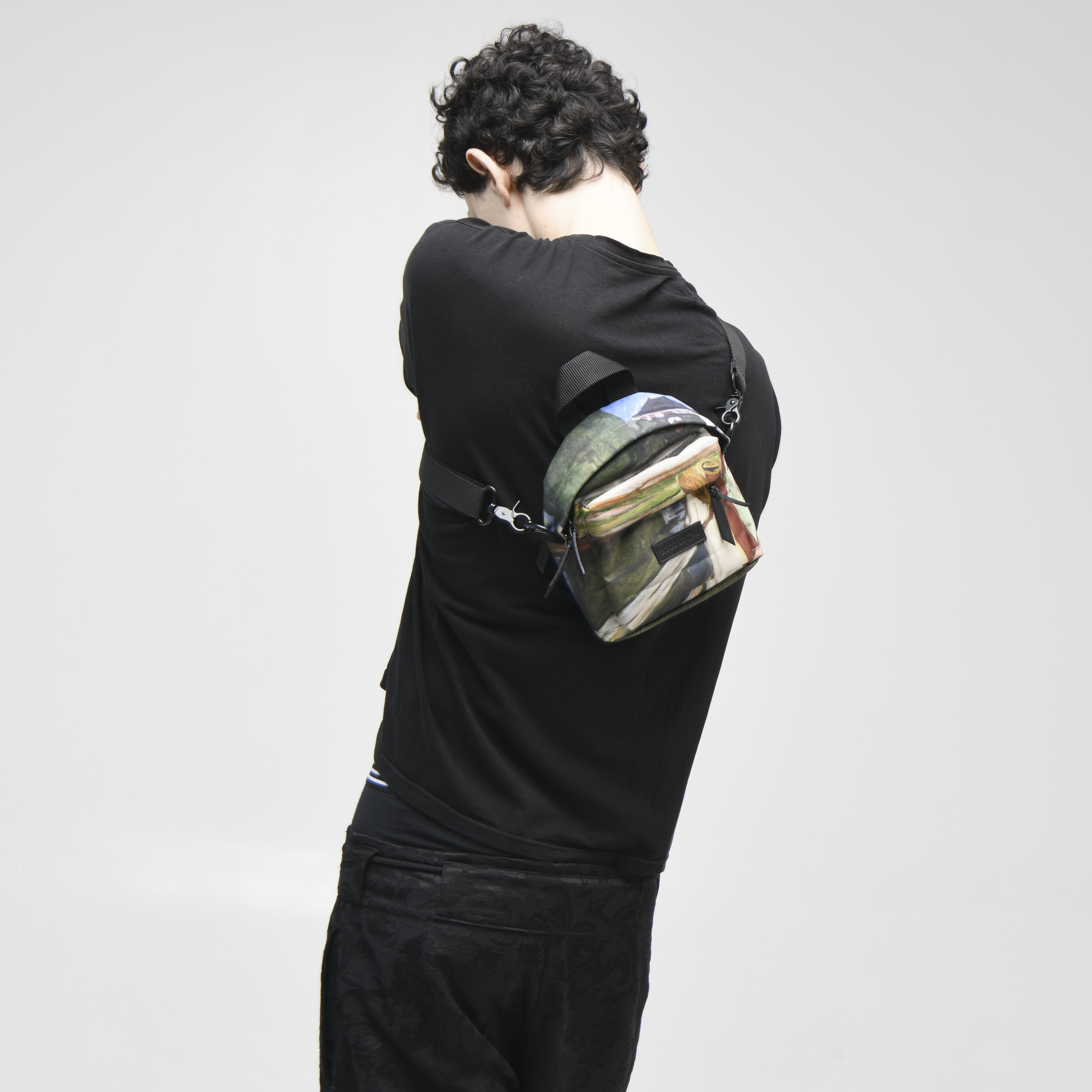 картинка Backpack Mini Девушки на мосту (Эдвард Мунк) от магазина Good local